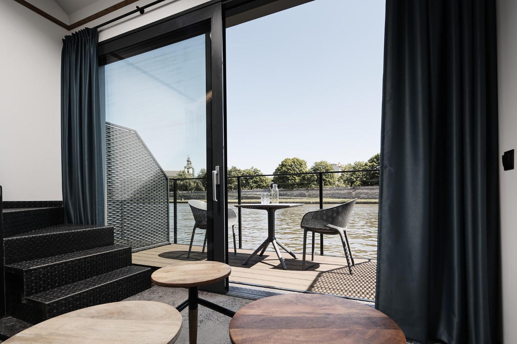 New Port - Premium Floating Aparthotel Krakow Exterior photo